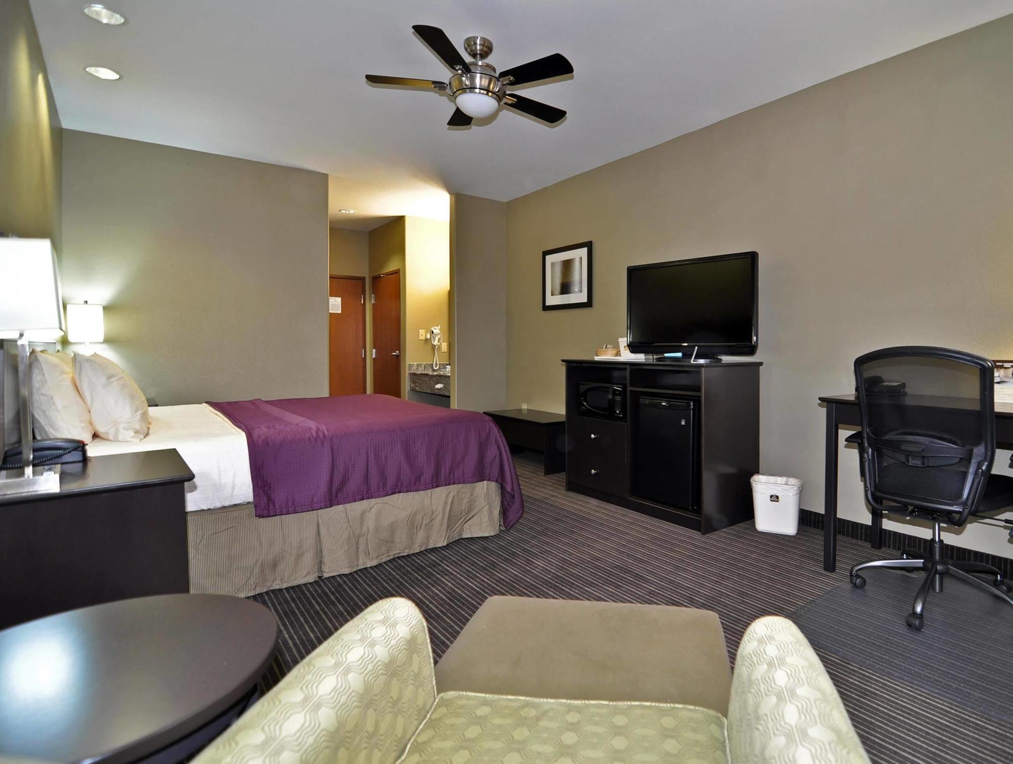 Best Western Giddings Inn & Suites Exterior photo